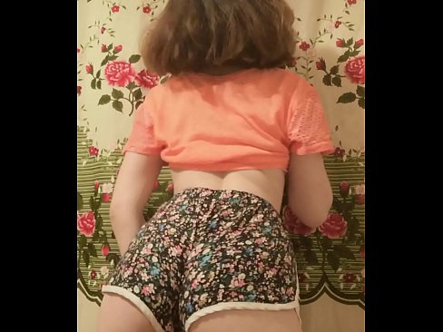 ❤️ Sexy junges Babe zieht ihre Shorts vor der Kamera aus ❤️ Beautiful porn bei de.verhentai.ru ﹏