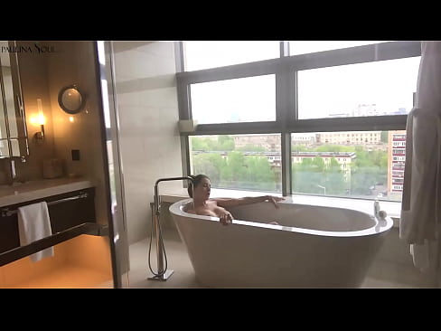 ❤️ Riesiges Babe wichst leidenschaftlich ihre Muschi im Badezimmer ❤️ Beautiful porn bei de.verhentai.ru ﹏